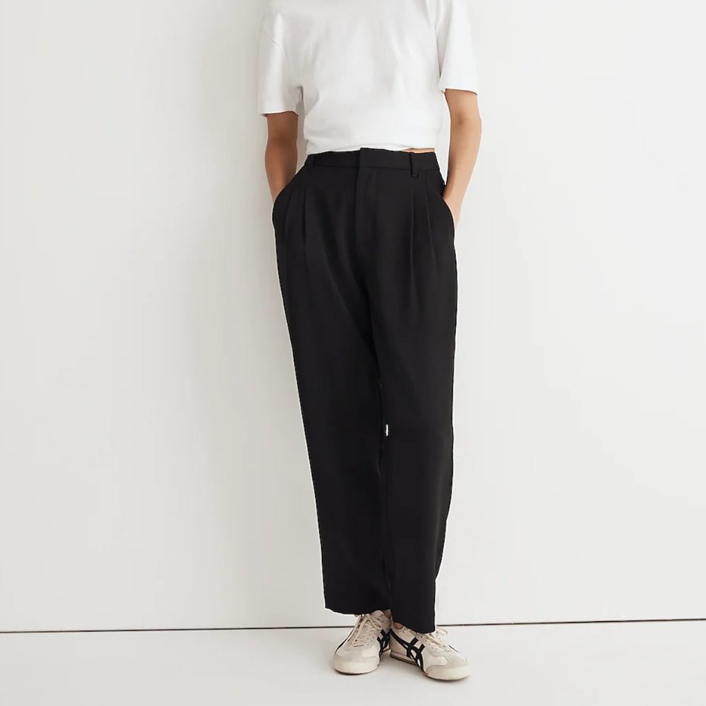 Pleated Tapered-Leg Pants in Black Madewell